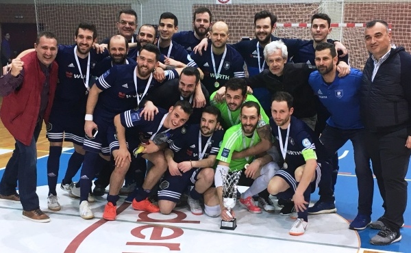 Θριαμβευτής ο Δούκας!